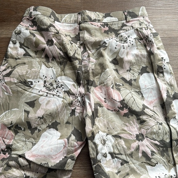 Tribal Floral Capri pants - Picture 5 of 5